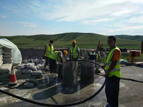 雨山公路地聚物下沉注浆